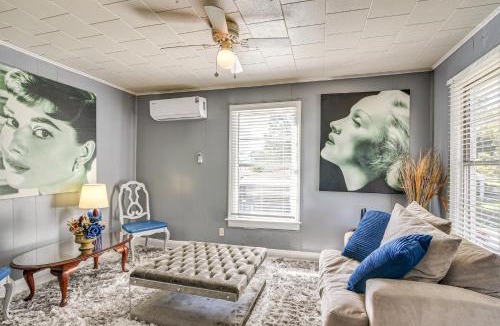 Lakeview  Jefferson County Apartment | Near Sabine Lake & Refineries: Pet-Friendly Apt