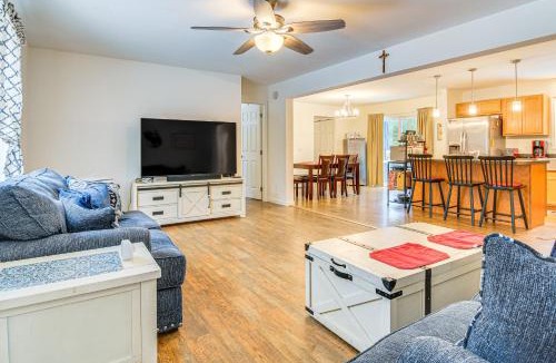 Harrison House | Near Skiing Serene Harrison Retreat with Fire Pit