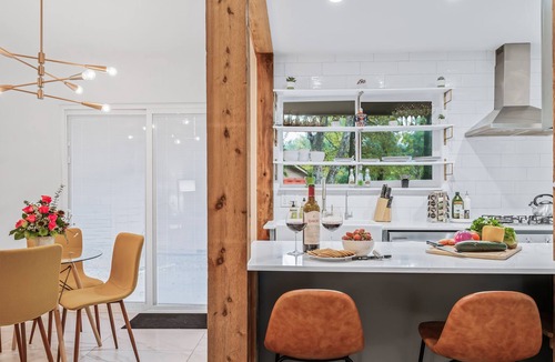 Sweetbriar House | Near SoCo + Sparkling Clean + Cozy ~ Firepit + Gameroom