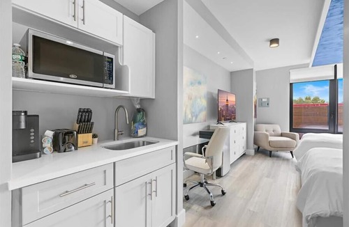 Port Morris Hotel | near Stadium Studio 2F BR | Keyless Entry