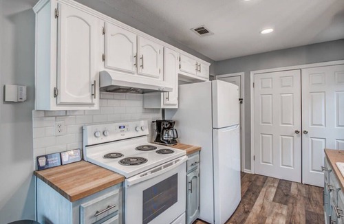 Ellendale House | Near State-Park & Downtown - Sunset Trace Bungalow