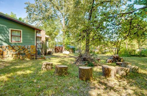 Mammoth Spring House | Near State Park & Spring River: Family Gem w/Yard