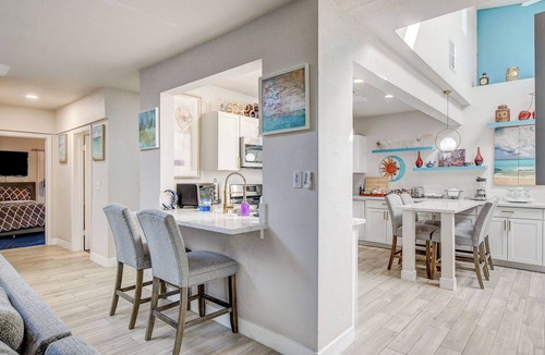 Winchester House | Near Strip, 14 Bedroom Sleeps 40, Huge Pool & Heated Pool, Saunas, Jacuzzi /Span