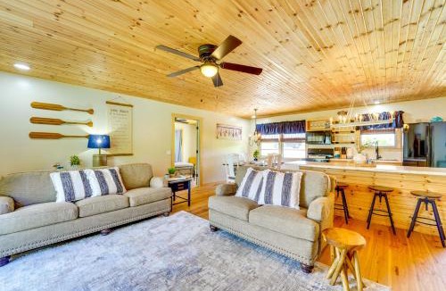 Golden House | Near Table Rock Lake: Family Home w/Deck & Views