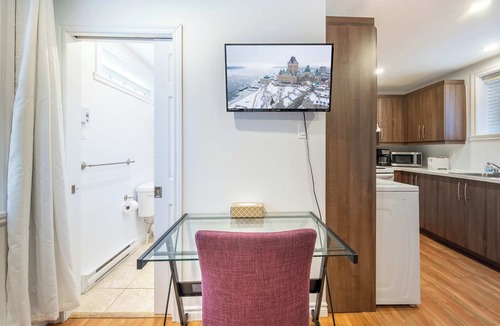 Desjardins Apartment | Near the Ferry | Studio de charme