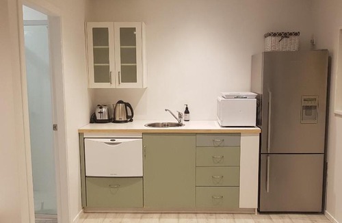 Peka Peka Bed & Breakfast | Near the shore