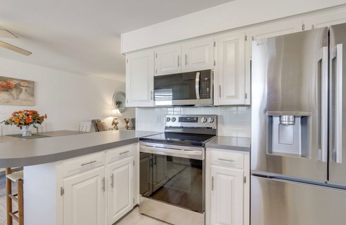 Bentonville - Fayetteville House | Near Trails & Dtwn Springdale! Dog-Friendly Home