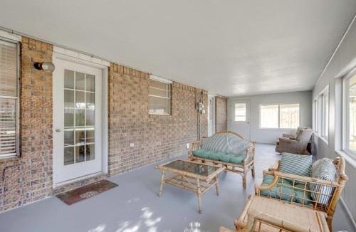 Bentonville - Fayetteville House | Near Trails & Dtwn Springdale! Dog-Friendly Home
