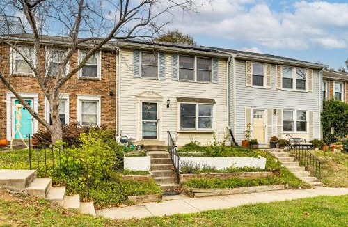 Germantown House | Near Trails, Parks & Orchards: Germantown Retreat