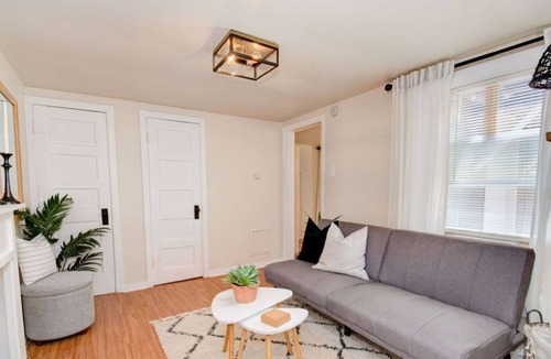Heart of Lubbock House | ✪Near TTU✪ Cozy Boho Bungalow✪1 BD/1 Bath✪