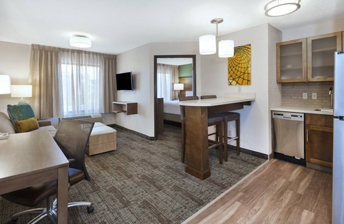 Columbia Condo | Near University of Missouri | Fitness Center + Breakfast Included