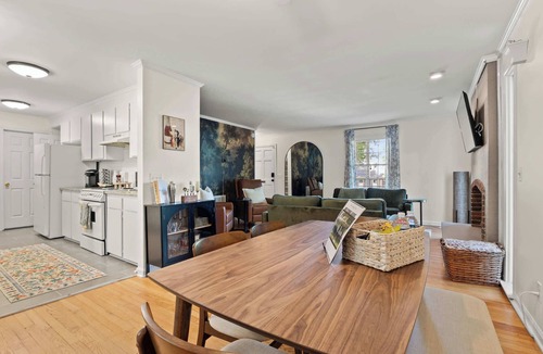 Columbia House | Near USC & Downtown Fire Pit Dog Friendly