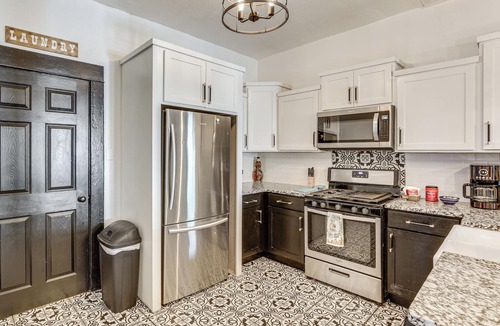 El Paso House | Near UTEP! Inviting El Paso Home 3 Mi to Dtwn