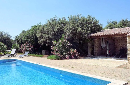 Saint-Quentin-la-Poterie Villa | Near Uzès, stone house with big private pool and tennis (shared use)