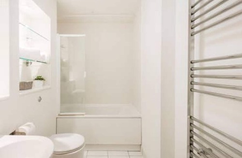 Abbots Langley Apartment | ❤Near Warner Bros Studio❤Ace Location❤Free Parking