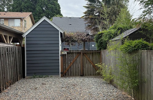 Fauntleroy House | Near Water Boho Basement – Private Entry, New Bath