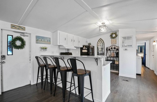 Lake Dallas House | Near Water: Lake Dallas Home w/Furnished Patio!