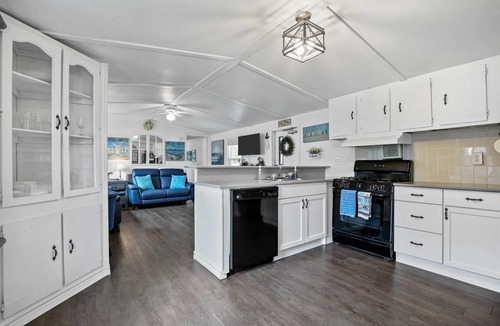 Lake Dallas House | Near Water: Lake Dallas Home w/Furnished Patio!
