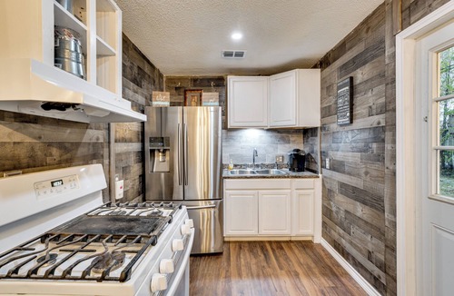 Victoria House | Near Wineries & Guadalupe River! Stylish Home