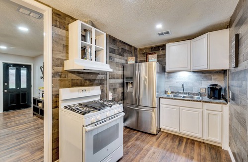Victoria House | Near Wineries & Guadalupe River! Stylish Home