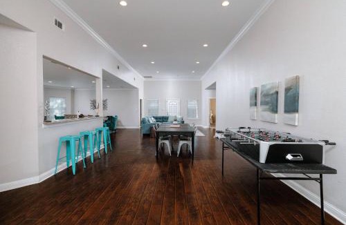 Oak Cliff House | Near World Cup Stadium - Your Game Day Home!