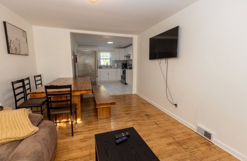 New Haven House | Near Yale with Game Room