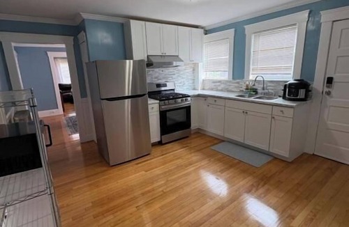 Lowell House | Nearby Historical Attractions 3BR/1BA Sleep 7