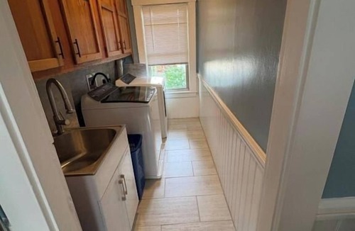 Lowell House | Nearby Historical Attractions 3BR/1BA Sleep 7