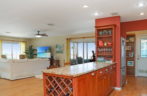 Indian Pass House | Nearly Beachfront~ Spacious ~ Pet Friendly ~ Summer Breeze