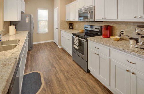 Wellborn House | Neat, elegant townhome for your stay in College Station