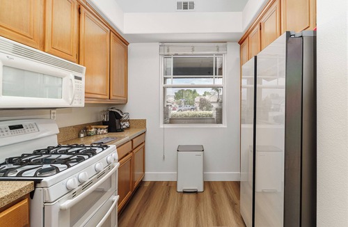 Hemet House | Nectar Nest, Video Tour, Pool, Spa, Fire Pit Arcade Game Room, King Master Suite