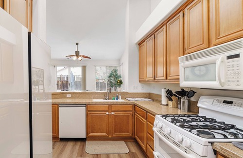 Hemet House | Nectar Nest, Video Tour, Pool, Spa, Fire Pit Arcade Game Room, King Master Suite