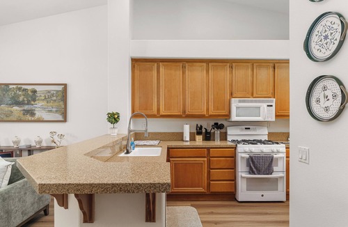 Hemet House | Nectar Nest, Video Tour, Pool, Spa, Fire Pit Arcade Game Room, King Master Suite