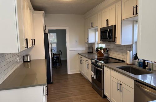 Downtown Vancouver House | Nee-Nee's Bungalow