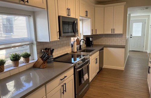 Downtown Vancouver House | Nee-Nee's Bungalow