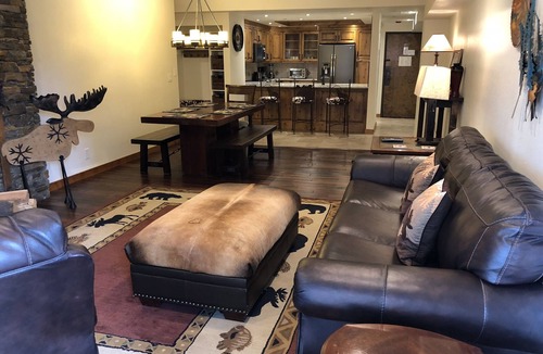 Peak 9 Condo | Need an escape from summer heat? Cool down in our cozy condo! Summer dates open!