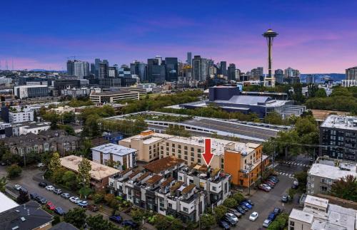 Lower Queen Anne House | Needle Nest 22