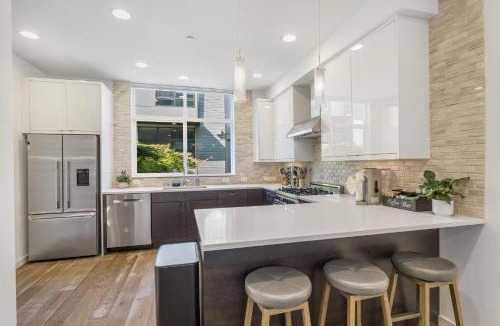 Lower Queen Anne House | Needle Nest 22