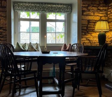 Grittleton Hotel | Neeld Arms