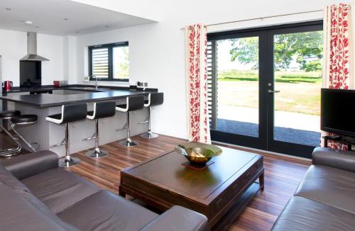 Inverurie House | Nef-Stedi