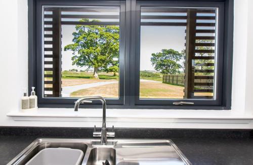 Inverurie House | Nef-Stedi