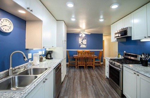 Hermantown House | Neighbor Home Close to Everything | Bucky's Haven