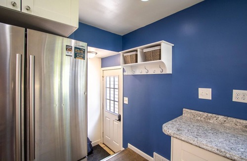 Hermantown House | Neighbor Home Close to Everything | Bucky's Haven