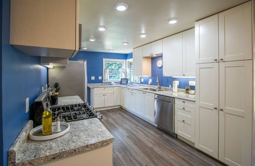Hermantown House | Neighbor Home Close to Everything | Bucky's Haven