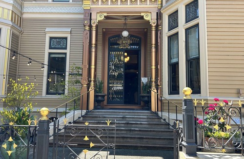 Lower Pacific Heights Hotel | Neighbourgood Sutter Mansion