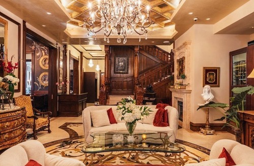 Lower Pacific Heights Hotel | Neighbourgood Sutter Mansion