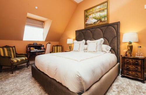 Lower Pacific Heights Hotel | Neighbourgood Sutter Mansion