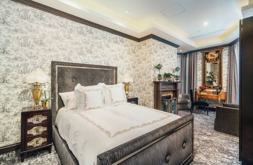 Lower Pacific Heights Hotel | Neighbourgood Sutter Mansion