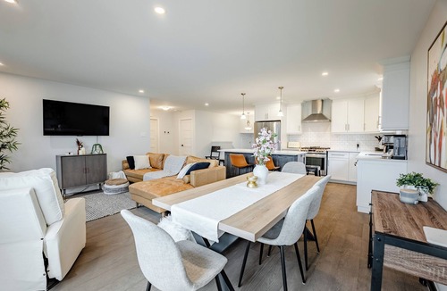 Cornwall House | Neighbourhood Gem Near Downtown Cornwall & the St. Lawrence River