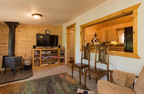 Bayfield House | Nellie May Cabin on Vallecito Lake in Bayfield CO